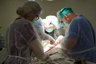 Врачи онкоцентра провели сложнейшую операцию, удалив опухоль и сохранив пациенту почку Врачи онкоцентра провели сложнейшую операцию, удалив опухоль и сохранив пациенту почку