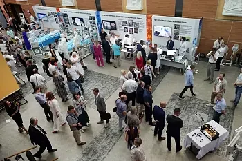 Антон Алиханов: Прикладываем все усилия для того, чтобы наши медики принимали пациентов в достойных условиях Антон Алиханов: Прикладываем все усилия для того, чтобы наши медики принимали пациентов в достойных условиях