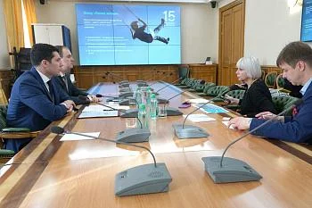 Антон Алиханов встретился с президентом благотворительного фонда «Линия жизни» Фаиной Захаровой