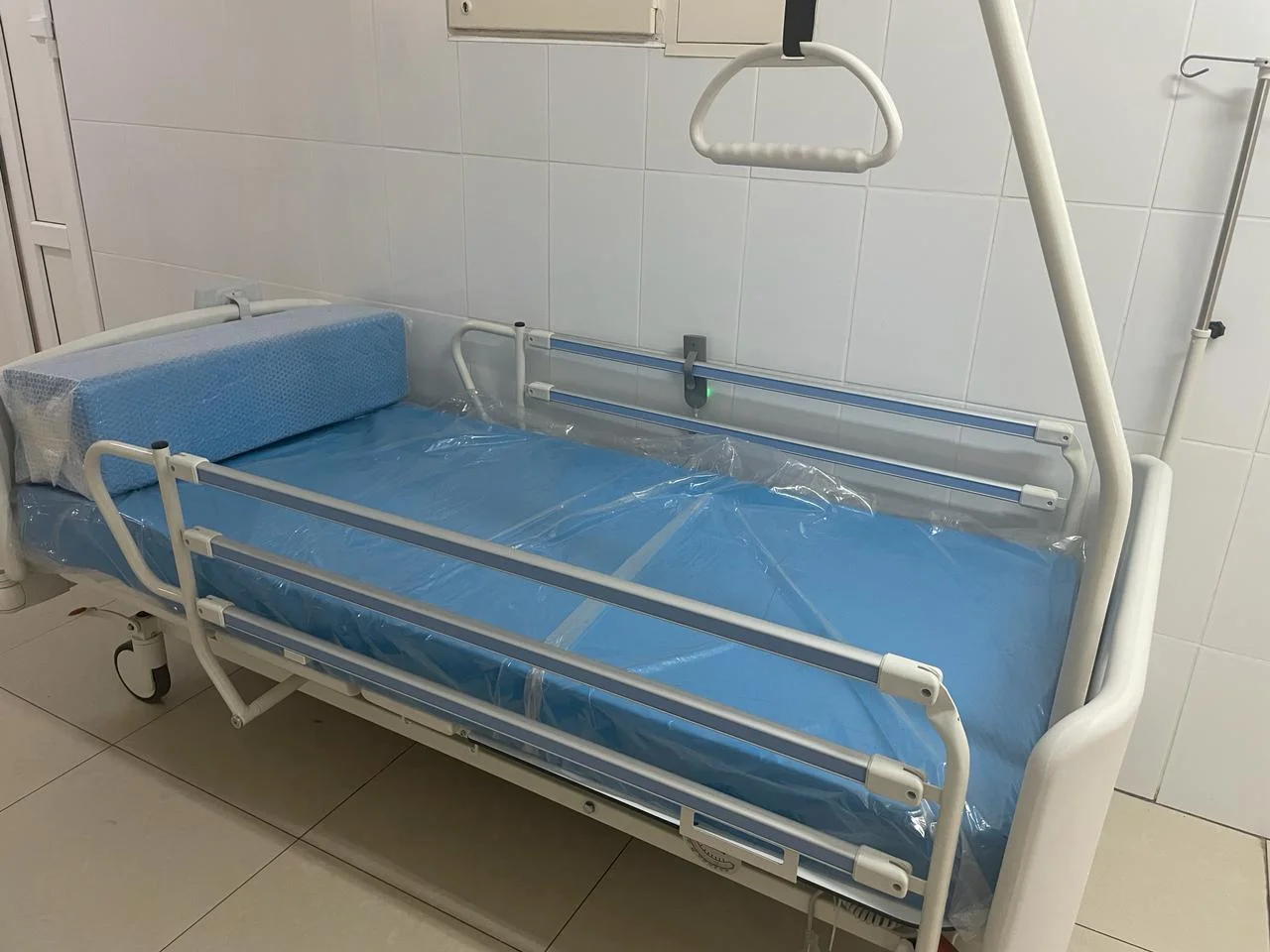 Черняховская больница получила пять функциональных кроватей